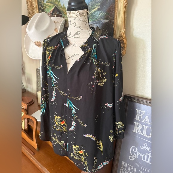 Worthington Black Blouse with Floral Design NWT 50.00 - Picture 8 of 8